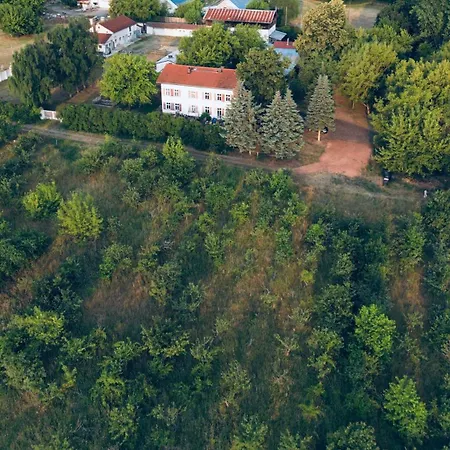 Privates Mit Grossem Garten *