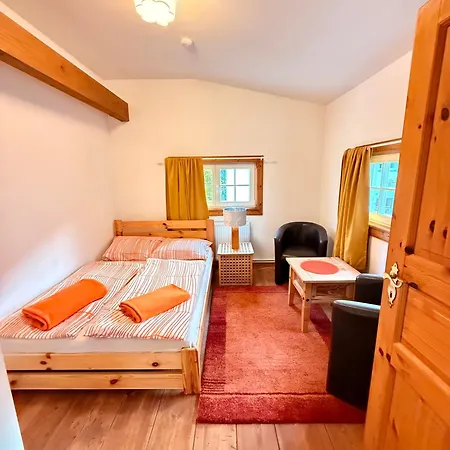 Privates Mit Grossem Garten Holiday home Rauen