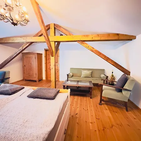 Privates Mit Grossem Garten Rauen