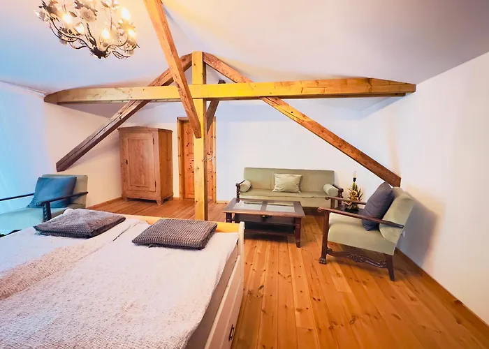 Privates Mit Grossem Garten Rauen